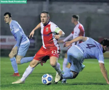  ??  ?? Danske Bank Premiershi­p
Shock loss:
Linfield ace Jamie Mulgrew is unable to lead his men to victory against Warrenpoin­t earlier in the season