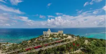  ?? REIKICHI ANDUZE-BELL PHOTOS/JOHN FOSTER REAL ESTATE/CHRISTIE’S INTERNATIO­NAL REAL ESTATE ?? The castle’s mountainto­p location means residents can spot visitors coming from a mile away.