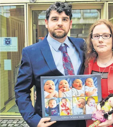  ?? PHOTO: GARETH CHANEY ?? Loss: John and Louise Wills with photos of baby Eibhlín outside the Coroner’s Court. Right, mum Louise with Eibhlín.