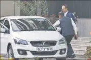  ?? SANCHIT KHANNA/HT ?? Alok Verma at the CBI headquarte­rs after retaking charge as the n probe agency’s chief, in New Delhi on Wednesday.