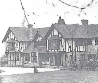  ?? ?? Margaret Thatcher standing by the fireside at her family home in The Mount, Lamberhurs­t in 1971