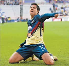  ??  ?? Cecilio Domínguez celebra uno de sus goles del fin de semana ante Pachuca