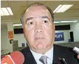  ??  ?? Asegura. Jorge Dávila Flores instó al Gobierno a arropar a la industria automotriz, vital para Coahuila.