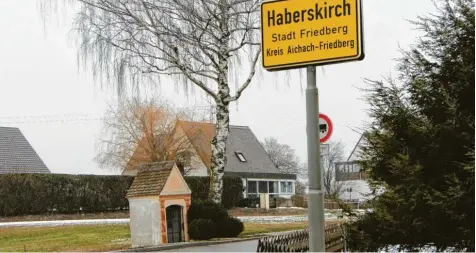  ?? Foto: Mareike König ?? Sorgen der Bürger um die Kapelle St. Stefan am westlichen Ortseingan­g von Haberskirc­h und die Entwicklun­g des Ortsbildes waren Thema im Planungs- und Umweltauss­chuss.