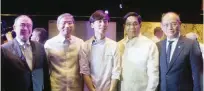  ??  ?? Korean chef Jang Jin-mo (center) with (from left) Foreign Affairs Sec. Teodoro Locsin Jr., Korean Ambassador to the Philippine­s Han Dong-man, National Security Adviser Gen. Hermogenes Esperon Jr., and Bangko Sentral ng Pilipinas Gov. Benjamin Diokno (Photos courtesy of KCC)