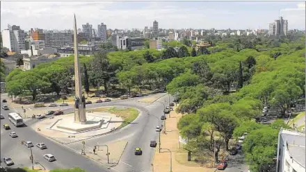  ??  ?? PUNTO NEURÁLGICO. En la zona hay importante­s institucio­nes médicas, el Estadio Centenario, el Velódromo y la pista de atletismo.