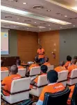  ?? DR ?? Técnico da Unitel partilha estratégia com agentes