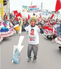  ??  ?? Indígenas mantienen su respaldo a Castillo EFE