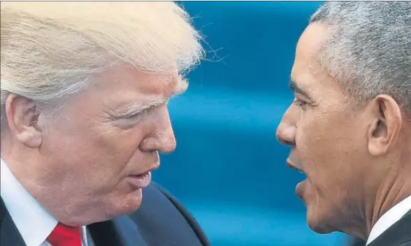  ?? Â© CARLOS BARRIA / REUTERS / REUTERS ?? Donald Trump y Barack Obama, el apsado 20 de enero, durante el acto de toma de posesión del primero en Washington