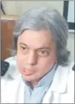  ??  ?? Carlos Báez, médico.