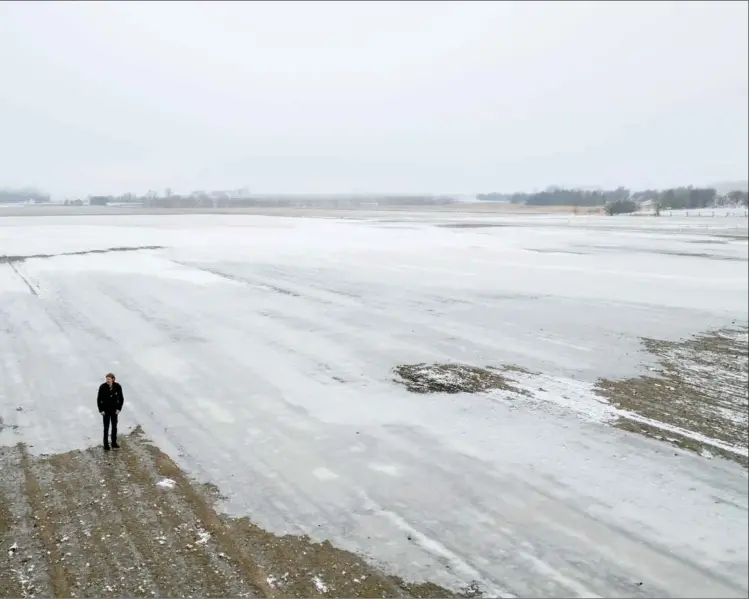  ?? ?? På Djursland, bor John Secher Eriksen midt i Kolindsund, der tidligere var hav.