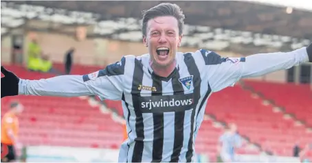  ?? Picture: Craig Brown. ?? Pars’ star man Joe Cardle shows his delight after grabbing a second hat-trick of the season.