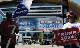  ?? Milwaukee, Wisconsin. Photograph: Jonathan Ernst/Reuters ?? Trump supporters on Tuesday at the arena where the Republican debate will take place in