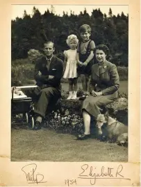  ?? Picture: CATERS ?? Prized autographs…the young Royal Family in 1954