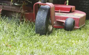  ??  ?? Speedy zeroturn mowers make quick work of big fields and uneven spaces with obstacles.