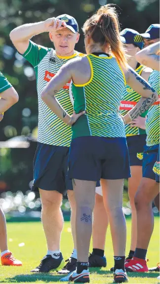  ?? Picture: ADAM HEAD ?? Coach Brad Donald works with the Jillaroos on the Gold Coast.