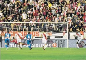  ?? FOTO: EFE ?? Kakuta transformó el penalti El gol dio el empate a dos para los locales