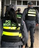  ?? mIGrACIÓn ?? La captura de la sospechosa fue hecha por oficiales de Migración.