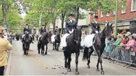  ??  ?? Stets ein optisches Highlight bei den Festzügen in Büderich ist die „Kavallerie“des Regiments.