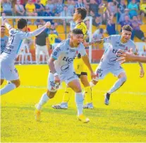  ?? ?? Júbilo. Alexis Montes Renderos, del Alianza, celebra el gol del empate ante el Once Deportivo en tiempo agregado.