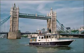  ??  ?? La Metropolit­an Police de Londres dispose d’une flotte de neuf Targa sur la Tamise.