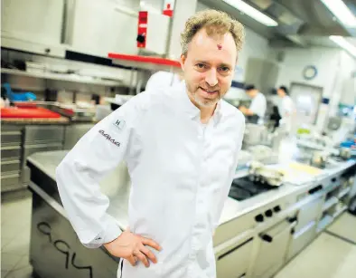  ?? Dpa-ArchivBILD: Dittrich ?? Sven Elverfeld ist Küchenchef im „Aqua“in Wolfsburg. Es bleibt laut der „Gault&Millau“-Ausgabe 2022 das am besten bewertete Restaurant in Niedersach­sen.