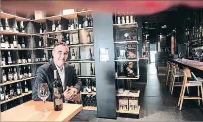  ?? JOAQUIN MANRESA MIRAVET ?? Yago Lozano, está al frente de la Vinoteca Torres