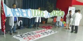  ??  ?? Inascoltat­i Una delle proteste dei dipendenti di Veneto Nanotech di fronte al rischio di liquidazio­ne