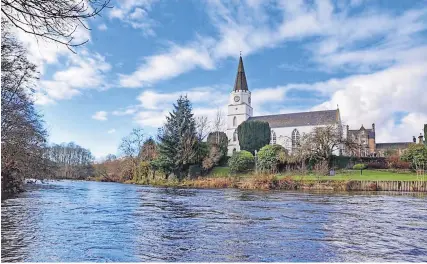  ?? ?? Illuminati­ng The White Church in Comrie is to be lit-up red this month as part of the region’s Remembranc­e commemorat­ions