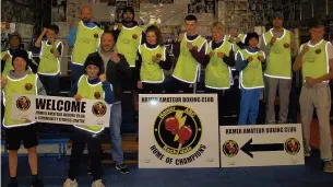  ??  ?? ●●Hamer Amateur Boxing Club members in their new hi-vis vests donated by GR8 Sports