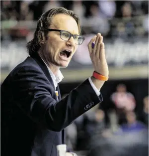  ?? Auch Headcoach Greg Poss ist am Freitag gefordert. BILD: SN/APA/EXPA/JOHANN GRODER ??