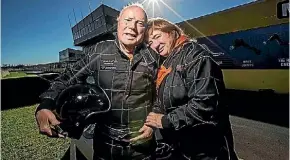  ?? LAWRENCE SMITH/FAIRFAX NZ ?? Michael Draper after his final race at Pukekohe Park, with long-time partner Rowena Yalland.
