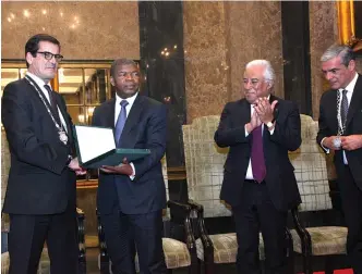  ?? KINDALA MANUEL | EDIÇÕES NOVEMBRO | PORTO ?? Presidente João Lourenço recebeu ontem a chave simbólica da cidade do Porto