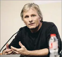  ?? CRISTINA GALLEGO ?? Viggo Mortensen. El actor recitará hoy sus poemas con el argentino Fabián Cañas en el Institut del Teatre