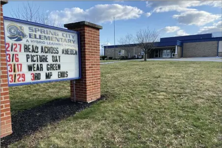  ?? EVAN BRANDT / MEDIANEWS GROUP ?? The Spring-Ford School District administra­tion has recommende­d the renovation and expansion of Spring City Elementary School.