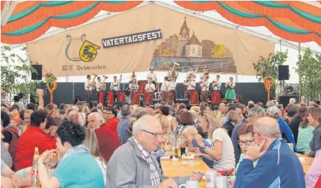  ?? FOTO: ARCHIV ?? Am Sonntagvor­mittag spielen im Festzelt die „Ehgnerländ­er“mit zünftiger Blasmusik auf.