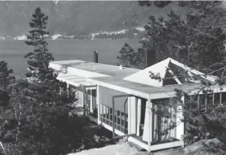  ?? Photo courtesy Erickson estate collection. ?? This unique home in West Vancouver’s Whytecliff neighbourh­ood was designed by renowned architects Arthur Erickson and Geoffrey Massey.