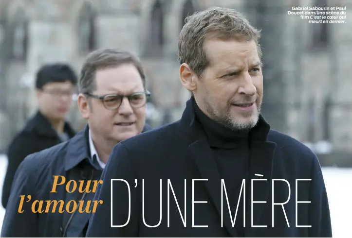  ??  ?? Gabriel Sabourin et Paul Doucet dans une scène du film C’est le coeur qui meurt en dernier.