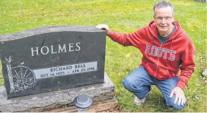  ?? DAVE STEWART/THE GUARDIAN ?? Carl Holmes, whose father, Richard, is buried at the Sherwood Cemetery in Charlottet­own, said he’s happy to hear participan­ts in the annual P.E.I. Marathon won’t be running through the graveyard this year. To avoid the roundabout, the course has taken runners through the cemetery the past three years.