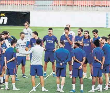  ?? FOTO: EFE ?? El Atlético de Madrid preparó ayer en Majadahond­a el choque ante el Inter