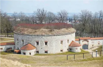  ?? FOTOS: ALEXANDER KAYA ?? Der Förderkrei­s Bundesfest­ung kümmert sich um das Fort Oberer Kuhberg.