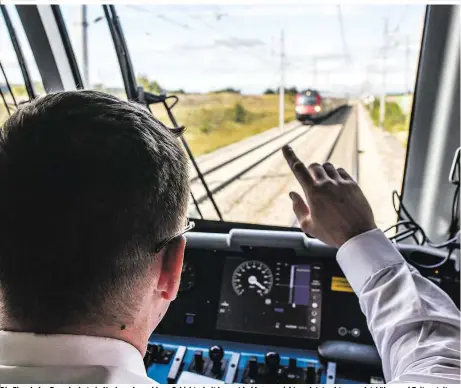  ??  ?? Die Eisenbahn-Branche hat ein Nachwuchsp­roblem. Schichtarb­eit kommt bei Jungen nicht an. Jetzt geht es um Ist-Löhne und Zeitgestal­tung