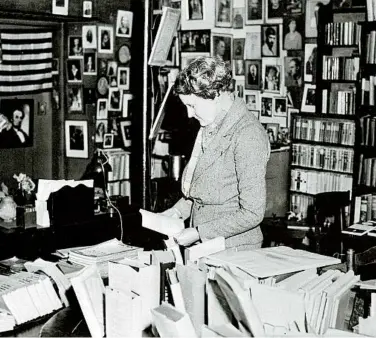  ?? BETTMANN ARCHIVE/GETTY IMAGES ?? Sylvia Beach at her Paris bookstore, Shakespear­e and Company, in 1941.