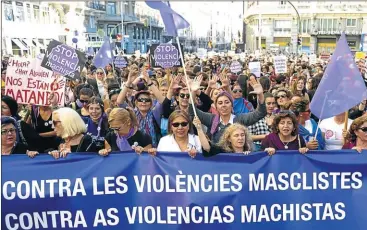  ??  ?? INVOLUCRAR­SE. Katz es radical en su planteo, son los varones quienes pueden y deben terminar con la violencia. Para eso es imprescind­ible que tomen como suya la lucha.