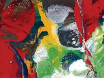  ?? Fotos: Bernhard Mayer, © Franz Marc Museum/© Gerhard Richter ?? Groß war bei den Künstlern der Moderne das Interesse für die Hinterglas­malerei. Franz Marc schuf 1911 eine „Landschaft mit Tieren und Regenbogen“hinter Glas. Das Ver fahren reizt jedoch auch heutige Künstler – 2010 entstand Gerhard Richters „Aladin...