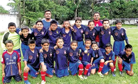  ??  ?? El conjunto de Real Tapachula le dio pelea a Central Deportiva.