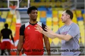  ??  ?? Damien Inglis et Mirko Ocokoljic (coach adjoint)