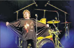  ?? GUARDIAN FILE PHOTO ?? Canadian artist Burton Cummings is shown performing at Confederat­ion Landing Park in Charlottet­own in this 2014 file photo.