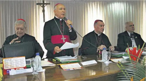  ??  ?? Acoso. El presidente de la Conferenci­a Episcopal llamó a los católicos venezolano­s a “mirar esto (ataques en su contra) con mucho cuidado” y a denunciar casos similares. Consideró que detrás de estas acciones “parece haber alguna línea y un elemento...