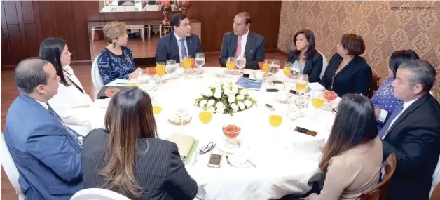  ?? JORGE CRUZ/LISTÍN DIARIO ?? El superinten­dente de Pensiones participó en el Desayuno de LISTÍN DIARIO en compañía de Zoila Martínez, directora de Estudios; Juan Carlos Jiménez, director de Beneficios; Priscila Montás, secretaria de la Comisión Clasificad­ora de Riesgos y Comité de...